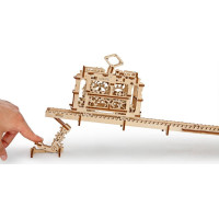 Ugears 3D dřevěné mechanické puzzle Kabinová lanovka s tratí