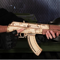 ROBOTIME Rokr 3D dřevěné puzzle AK-47 Assault Rifle 315 dílků