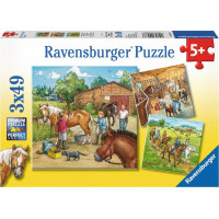 RAVENSBURGER Puzzle Den u koní 3x49 dílků