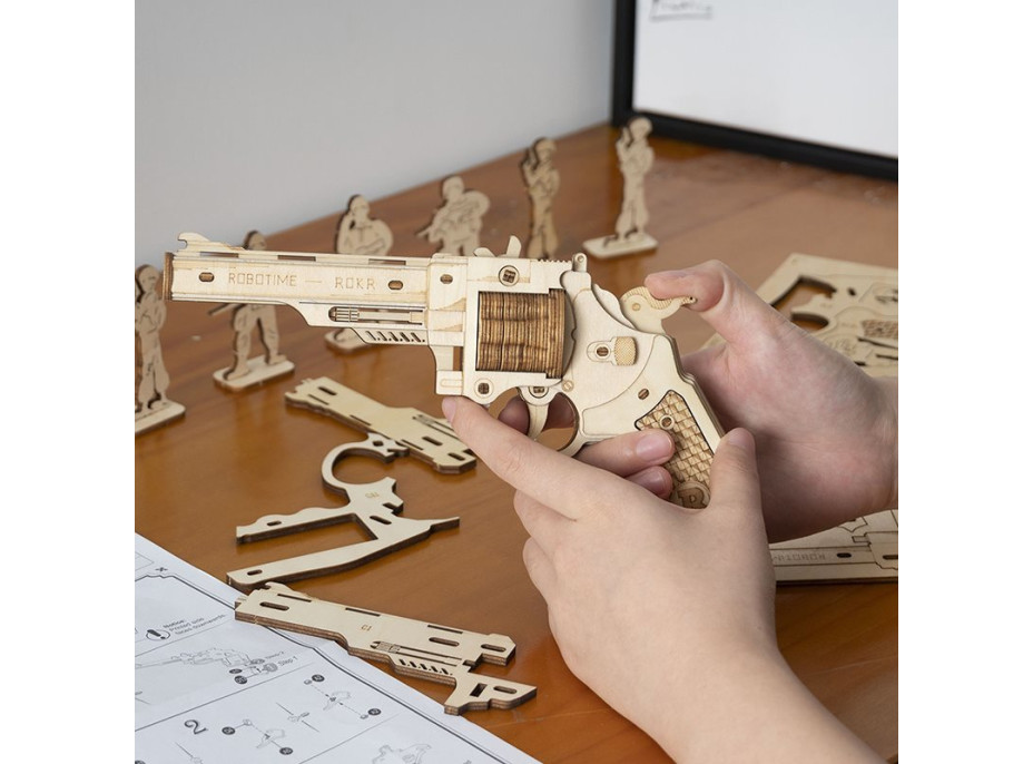 ROBOTIME Rokr 3D dřevěné puzzle Revolver Corsac M60 102 dílků