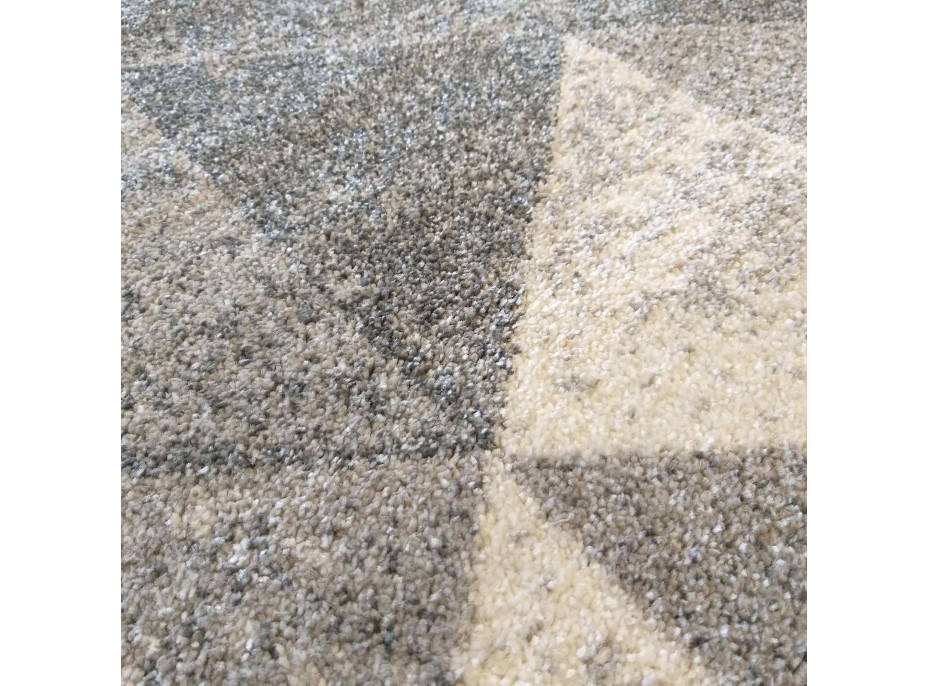 Kusový koberec STIVA geometric - šedý