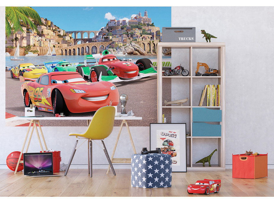 Dětská fototapeta DISNEY - Závody Cars ve Francii - 156x112 cm