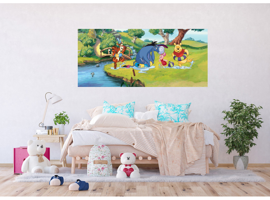 Dětská fototapeta DISNEY - Medvídek PÚ s kamarády u řeky - 202x90 cm