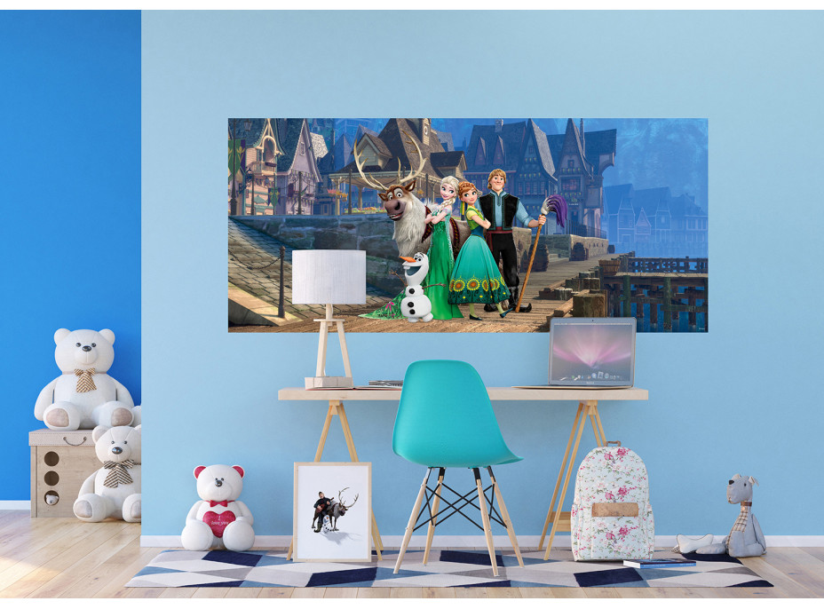 Dětská fototapeta DISNEY - FROZEN - Anna a Elsa ve městě - 202x90 cm