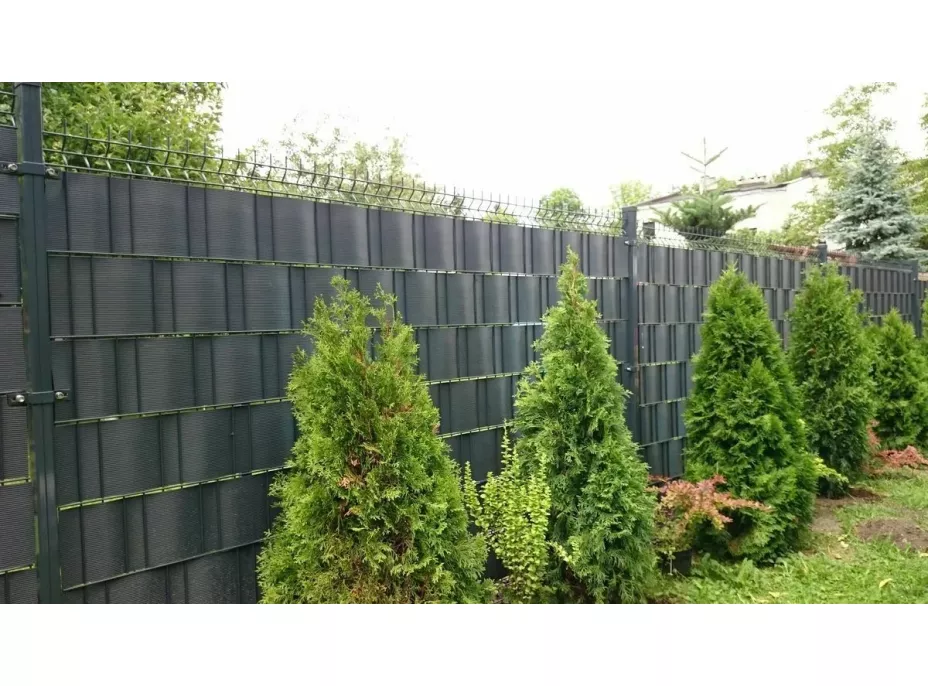 Clona na drátěný plot PVC - 19x3500 cm - šedá
