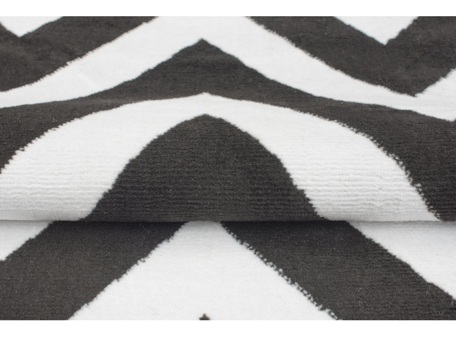 Kusový koberec BALI Zig zag - tmavě šedý/bílý