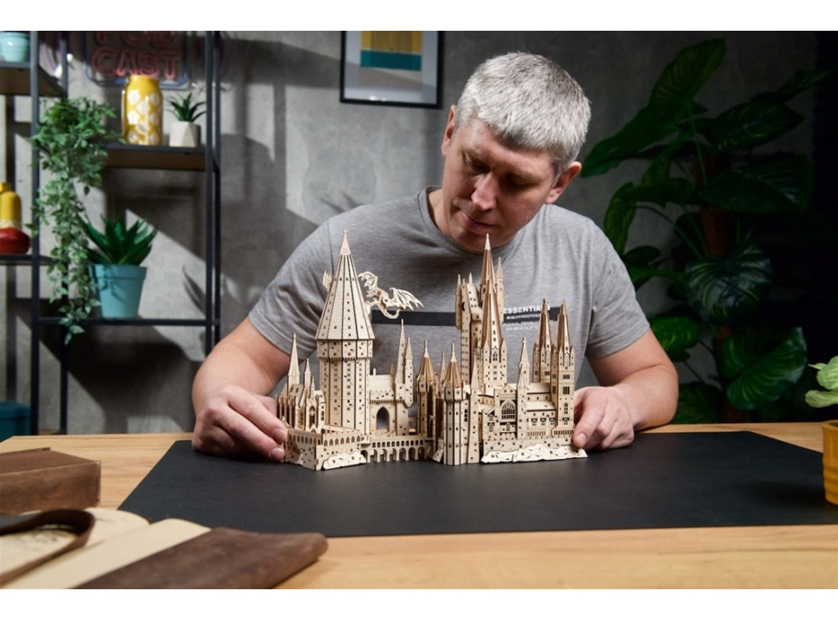 Ugears 3D dřevěné mechanické puzzle Hrad Bradavice, Harry Potter