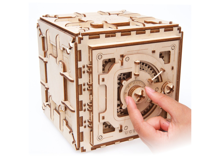 Ugears 3D dřevěné mechanické puzzle Trezor