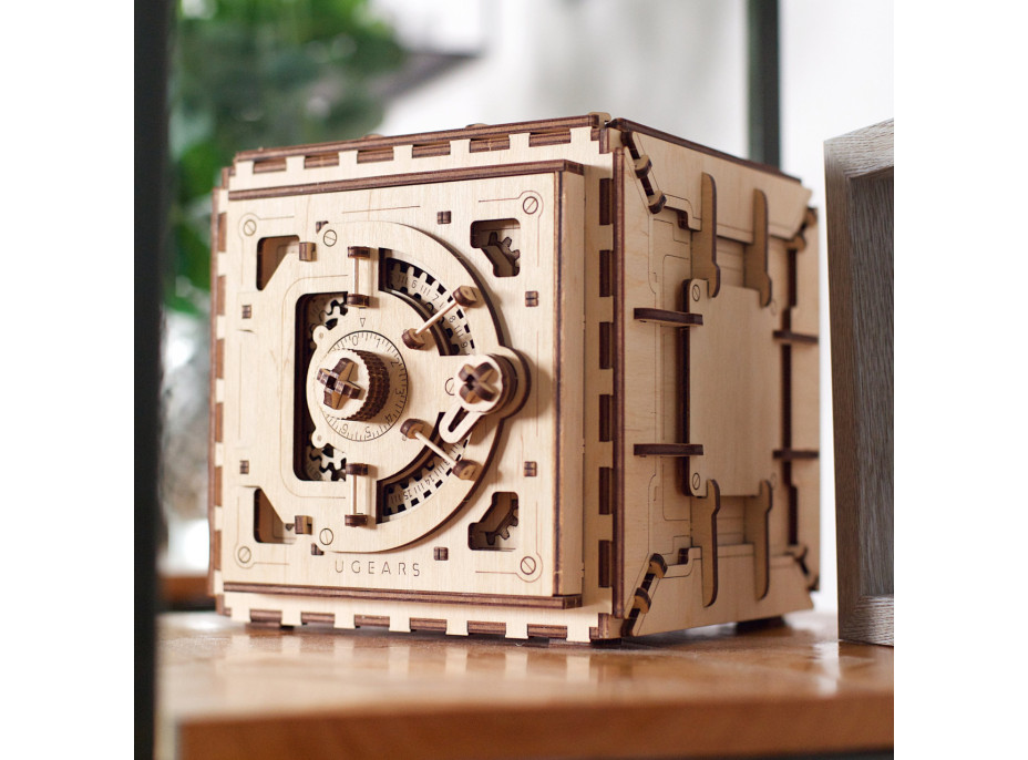 Ugears 3D dřevěné mechanické puzzle Trezor