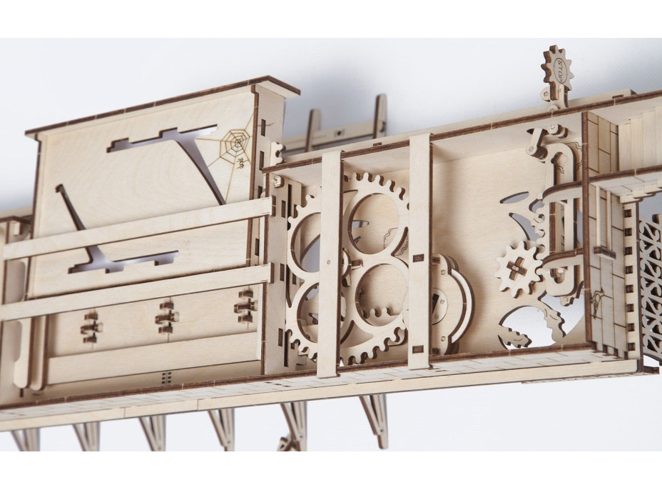 Ugears 3D dřevěné mechanické puzzle Železniční nástupiště