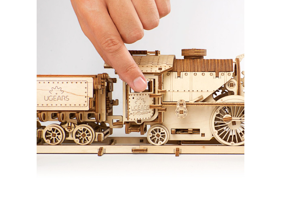 Ugears 3D dřevěné mechanické puzzle V-Express parní lokomotiva 4-6-2 s tendrem