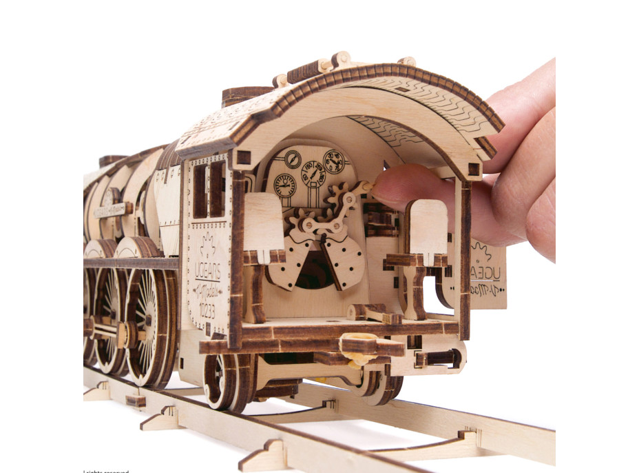 Ugears 3D dřevěné mechanické puzzle V-Express parní lokomotiva 4-6-2 s tendrem