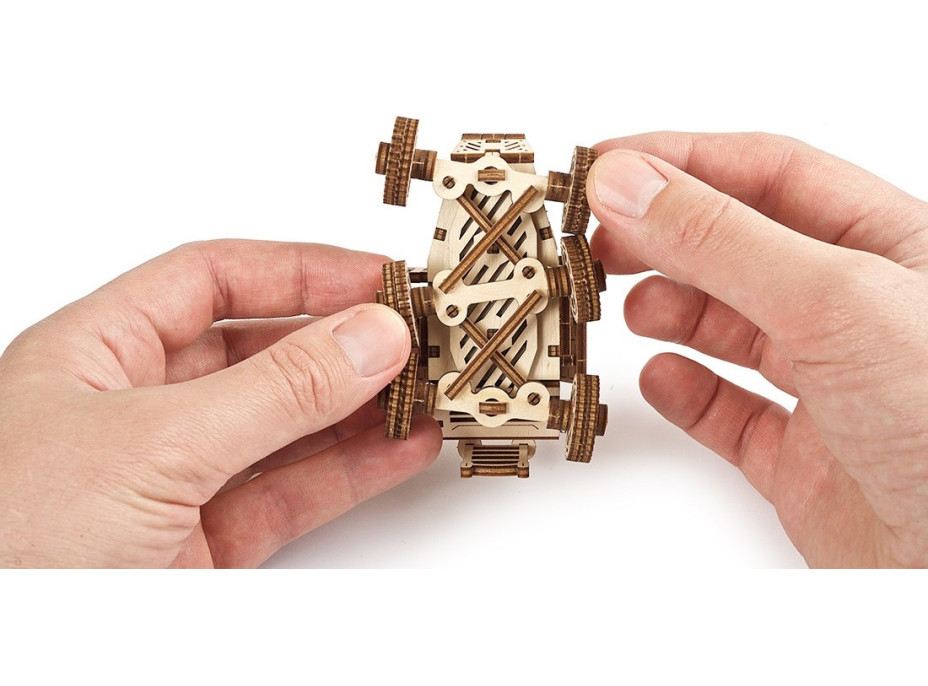 Ugears 3D dřevěné mechanické puzzle Bugina z Marsu