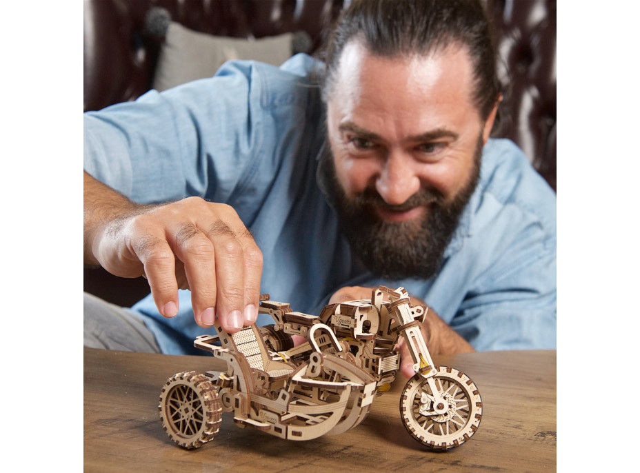 Ugears 3D dřevěné mechanické puzzle UGR-10 Motorka (scrambler) s vozíkem