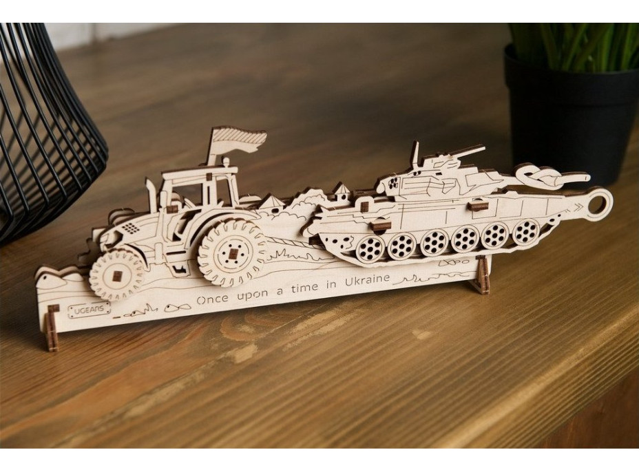 Ugears 3D dřevěné mechanické puzzle Brave UA Tractor