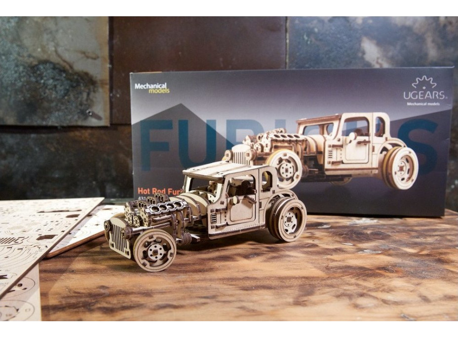 Ugears 3D dřevěné mechanické puzzle The Hot Rod Furious