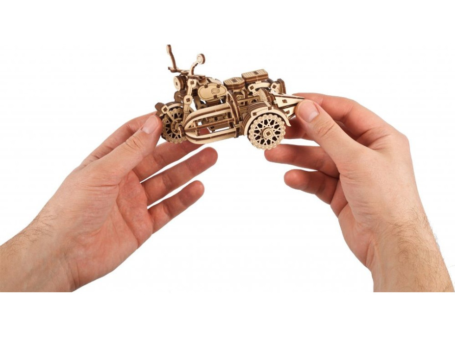 Ugears 3D dřevěné mechanické puzzle Vojenské nákladní auto