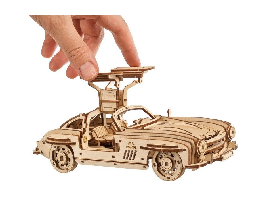 Ugears 3D dřevěné mechanické puzzle Auto Winged Sports Coupe