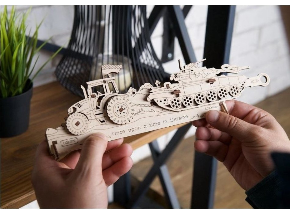 UGEARS 3D puzzle Brave UA Tractor 51 dílků