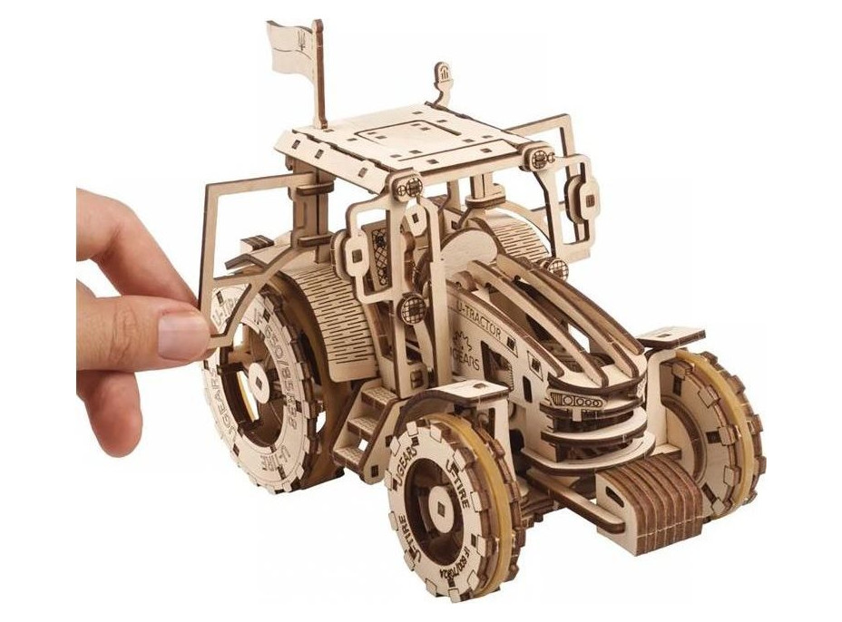 UGEARS 3D puzzle Traktor vítězí 272 dílků