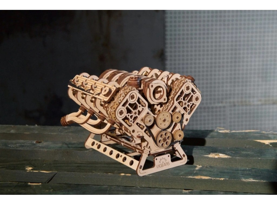 Ugears 3D dřevěné mechanické puzzle Motor V8